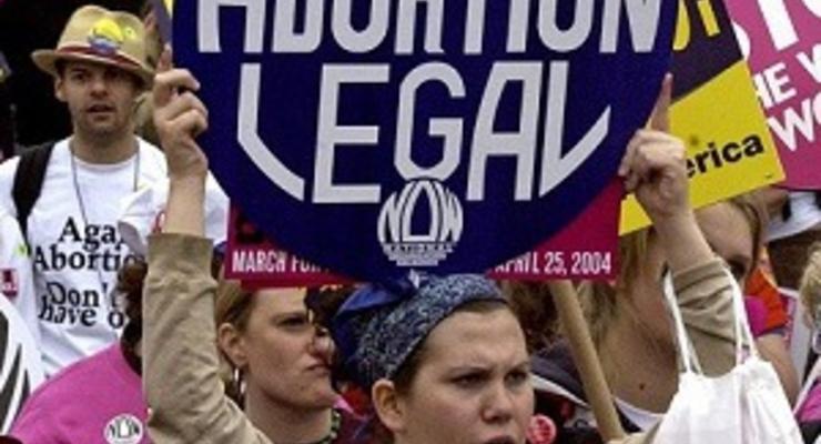 За легализацию абортов выступают большинство американцев - опрос