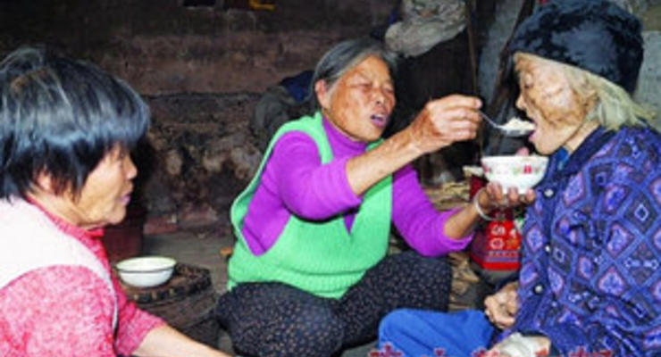Китайская долгожительница неожиданно "воскресла" на собственных похоронах