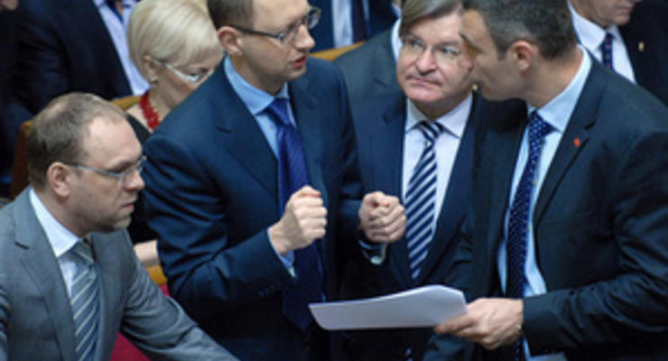 Яценюк попросил Тягнибока и Кличко в случае ареста приносить ему передачи
