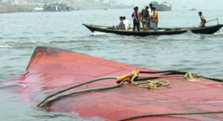 В Бангладеш затонул пассажирский паром, не менее 60-ти человек пропали без вести
