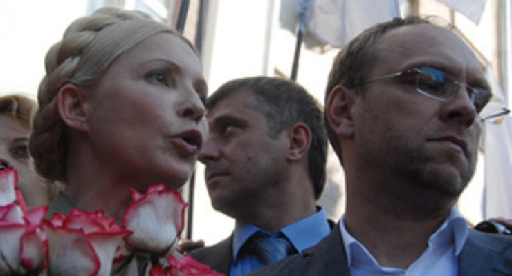 Власенко рассказал, когда Тимошенко определится по поводу допроса по делу Щербаня