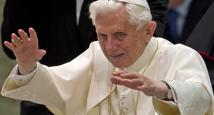 Путин, львенок и красное сомбреро. История Папы Бенедикта XVI в ФОТО
