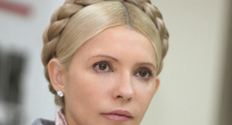 Тимошенко требует доставить ее в суд