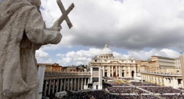 В Ватикане к власти может прийти "Папа Берлусконский" - итальянский политик