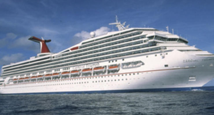 Пассажиры лайнера Carnival Triumph подали в суд на владельца судна