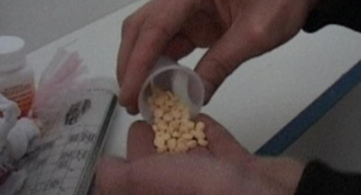 В Киеве пенсионерка организовала аптеку, распространявшую наркотические препараты