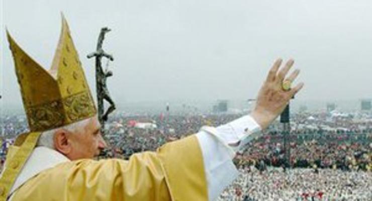 Одежду для нового Папы Римского шьет украинка - СМИ