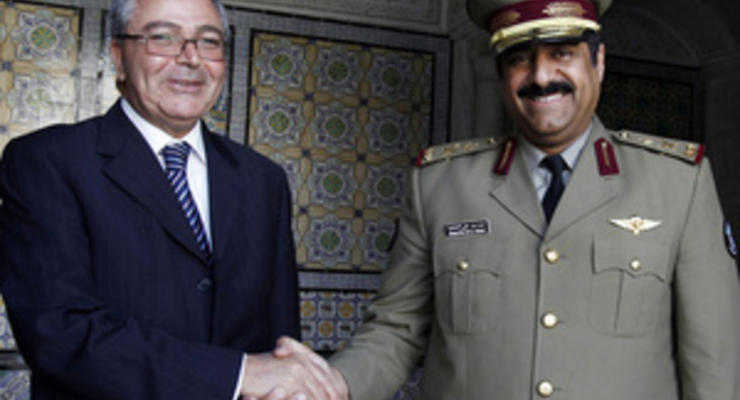 По причине "неясности" в стране министр обороны Туниса ушел в оставку