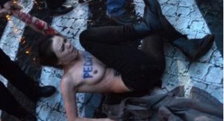 Официальный представитель Ватикана надеется, что во время акции активистки Femen не простудились