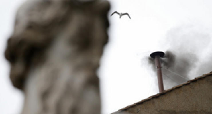 Фотогалерея: Внимание на дым. Мир замер в ожидании результатов конклава