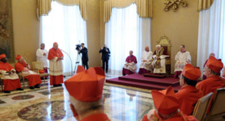 Слишком роскошно: Франциск выразил недовольство папской резиденцией и троном