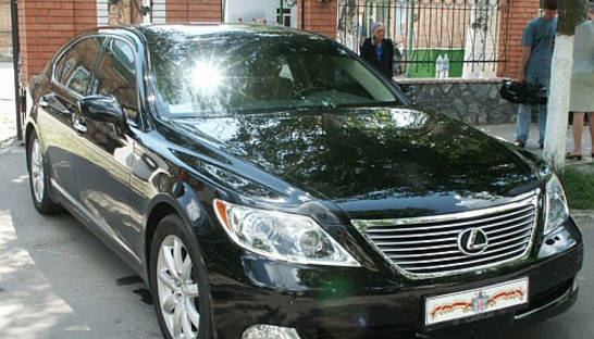 Олигархи в рясах: ТОП "роскошных" скандалов из церкви