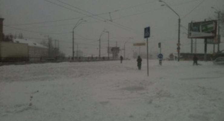 На борьбу со снежной стихией в Украине вышли 14 тыс милиционеров, в областях созданы оперативные штабы