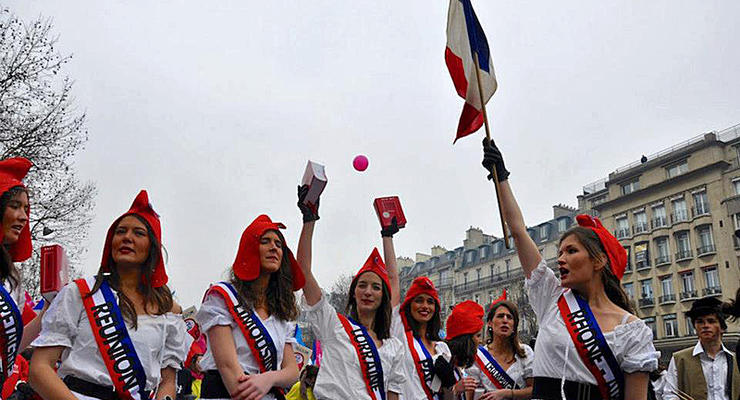 В Париже бушует крупнейший в мире протест против геев (ФОТО, ВИДЕО)