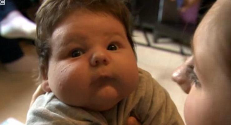 Ребенок-гигант: Женщина родила младенца весом 7 кг (ФОТО)