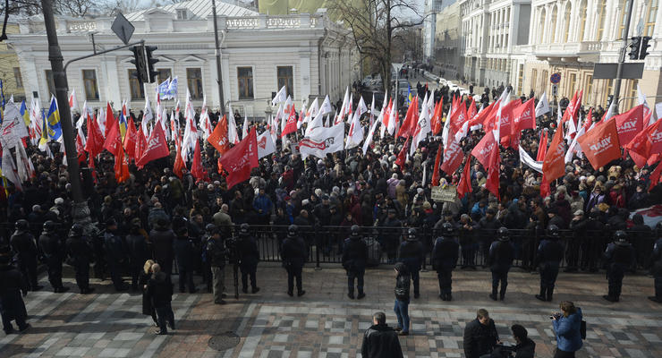 Украину накрыли протесты: Сколько платят на митингах