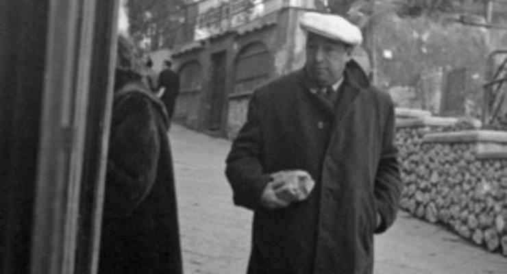 В Чили эксгумируют останки поэта Пабло Неруды