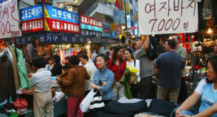Жителей южнокорейской столицы больше беспокоит запрет на мини-юбки, чем война с КНДР