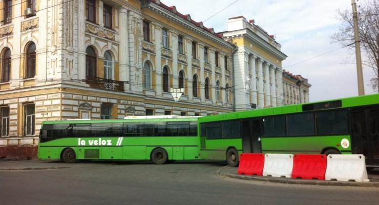 В Харькове власть собирается блокировать оппозицию троллейбусами - СМИ (ФОТО)