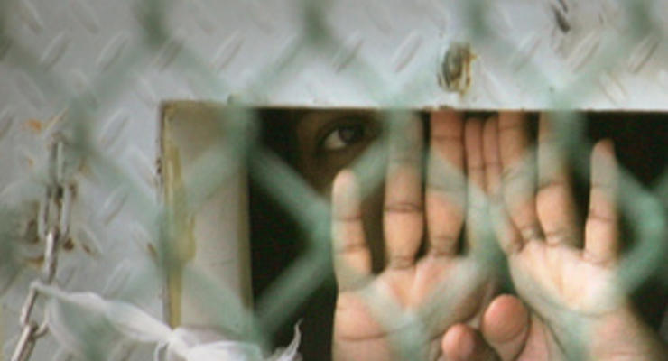 Заключенных в Гуантанамо заставляют прекратить голодовку садистскими методами - участники акции
