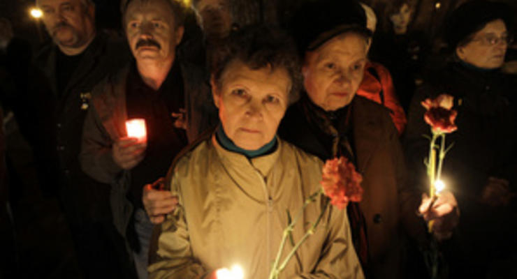 Фотогалерея: 27 лет спустя. Украинцы почтили память погибших во время ликвидации аварии на ЧАЭС