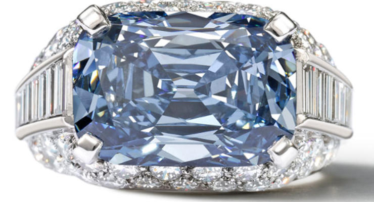 Продан самый дорогой голубой бриллиант в мире (ФОТО)