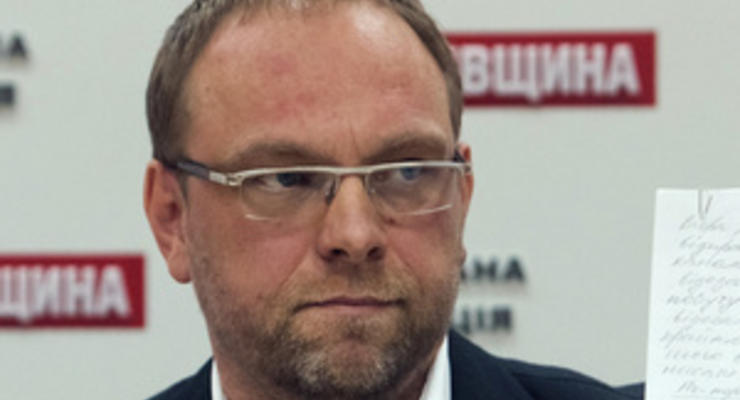 Власенко заявляет о незаконности допроса свидетелей в отсутствие Тимошенко