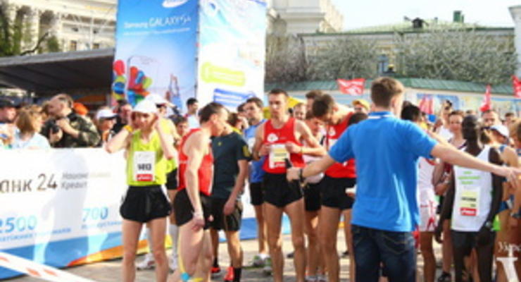 В Киеве стартовал международный марафон: Крещатик усиленно патрулируют сотрудники милиции