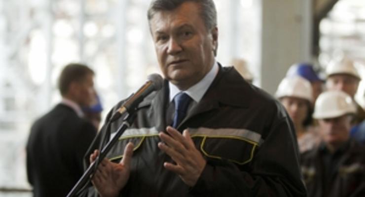 Янукович обратился к народу, восхваляя труд и новый закон о занятости населения