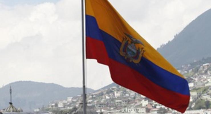 Посла Эквадора в Перу отозвали из-за драки с женщинами