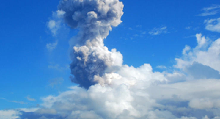 В результате извержения вулкана на Филиппинах погибли пять туристов