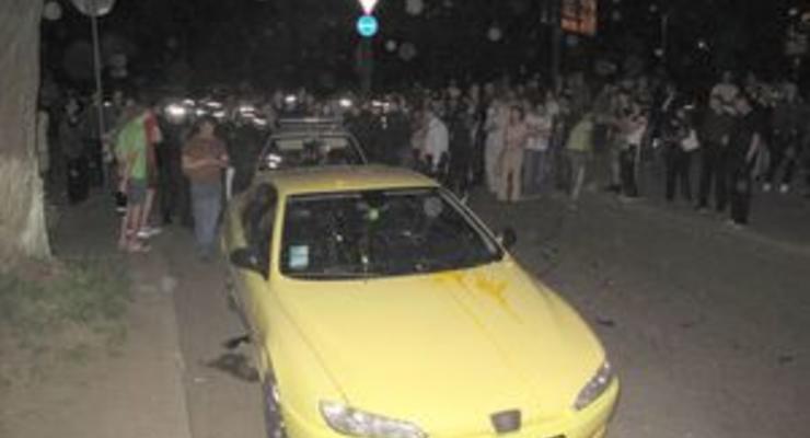 Милиция установила личность водителя желтого Peugeot, которого пытались линчевать пешеходы
