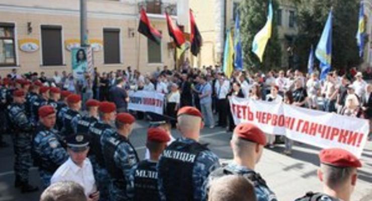 В Ивано-Франковске милиция предотвратила столкновения националистов с коммунистами
