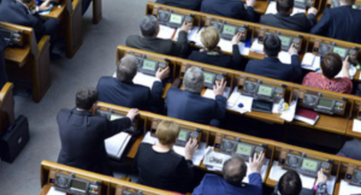 Составлен рейтинг активности депутатов Рады за апрель: лидируют УДАР и Батьківщина