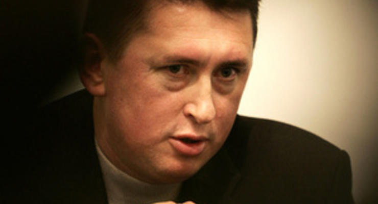 Мельниченко заблокировал в комнате председателя и секретаря Васильковской ТИК - источник