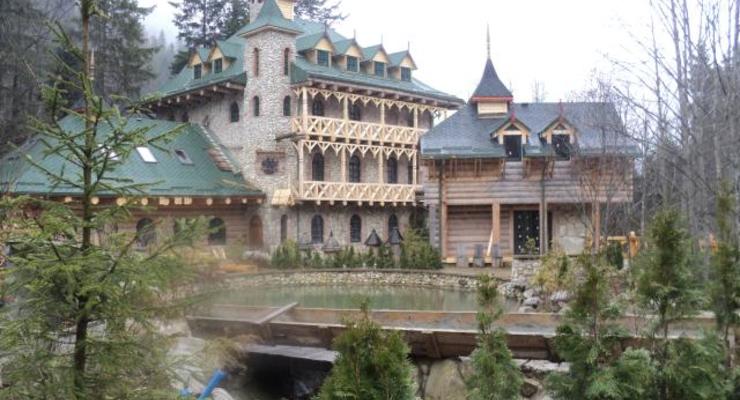 Ющенко строит роскошный отель в Карпатах (ФОТО)
