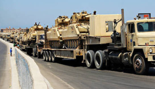 Египет перебрасывает на Синайский полуостров танки и тяжелую технику