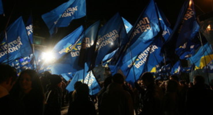 В 2012 году ПР заработала в 12 раз больше Свободы. Анализ источников доходов украинских партий