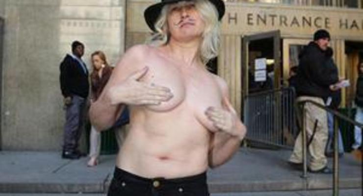 В Нью-Йорке женщинам официально разрешили ходить по улицам с обнаженной грудью