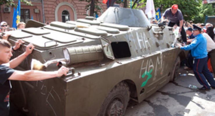 Гаишники, разрешившие бронемашине ездить по Киеву, будут наказаны - глава столичной милиции