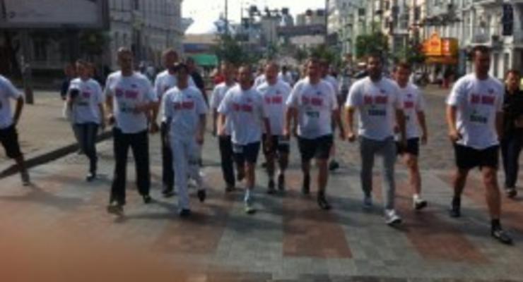 Активисты Батьківщини в футболках с надписью Юле – волю! приняли участие в Пробеге под каштанами
