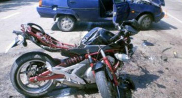 В Херсонской области мотоцикл столкнулся с ЗАЗом, пять человек пострадали