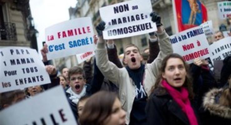 В Париже задержали более 350 участников протестов против гей-браков