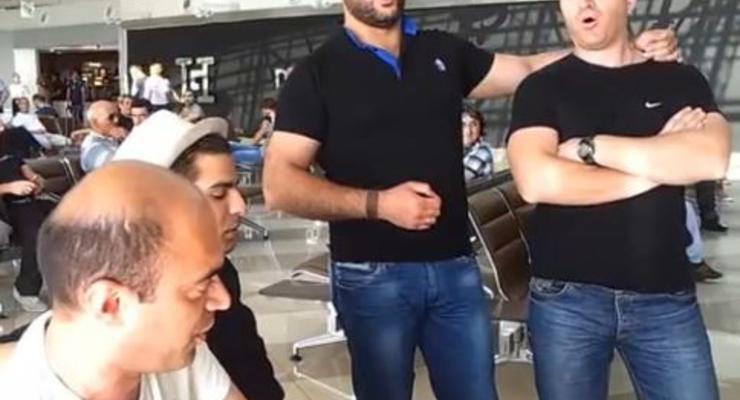 В аэропорту Борисполь внезапно запели грузины (ВИДЕО)