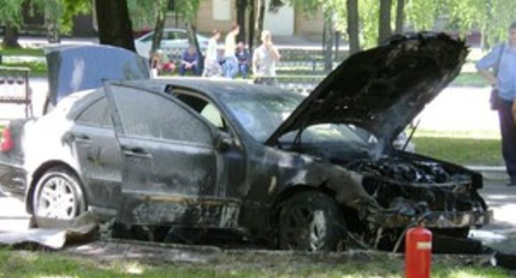 В Кременчуге неизвестные сожгли автомобиль экс-главы местного УБОПа