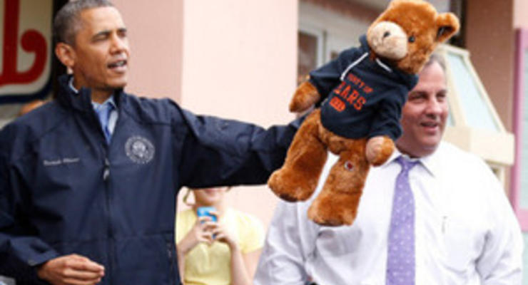 Губернатор Нью-Джерси выиграл для Обамы плюшевого медвежонка