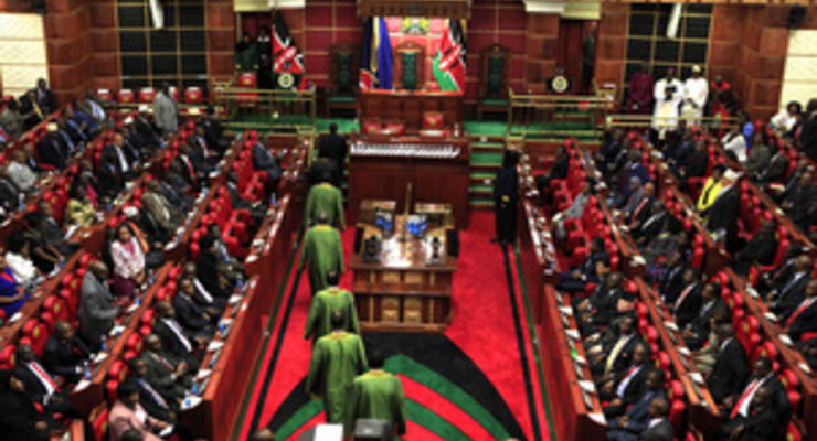 Кенийские депутаты повысили себе зарплаты до $10 тысяч в месяц