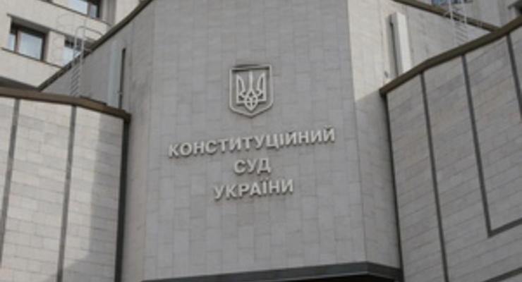 Кличко и Попов по-разному отреагировали на решение КС о выборах в Киеве