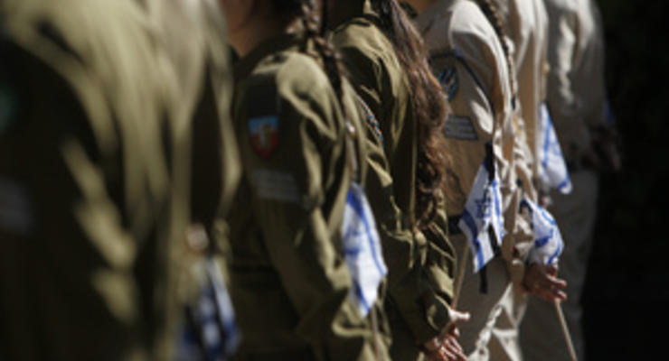 В Израиле женщин-военных наказали за публикации своих полуобнаженных фото в Facebook