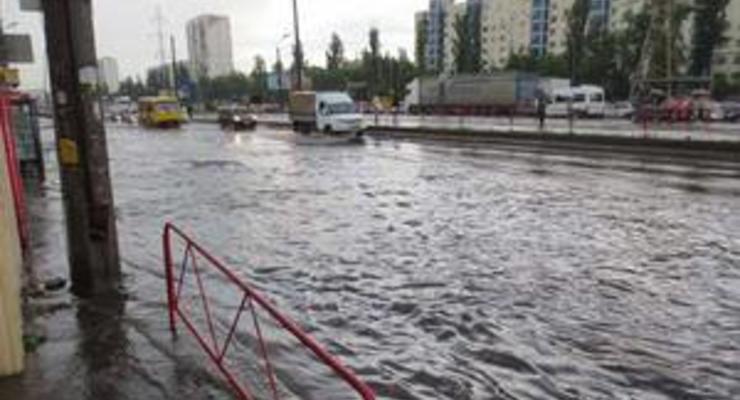 Левый берег Киева затопило